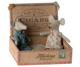 Mom & Dad Mice In Cigarbox